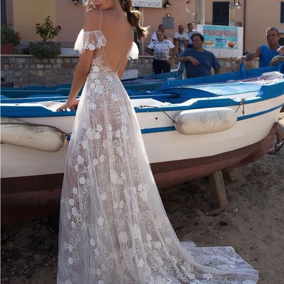NWT- Muse by Berta Wedding Dress-Retails for $10k never altered incl/xtra fabric - Picture 2 of 7